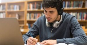 joven_laptop_trabajo